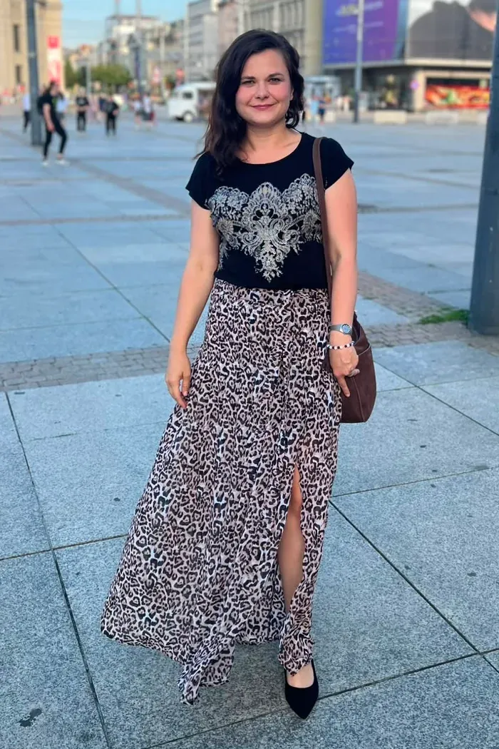 Ania Masztalska na miejskim placu